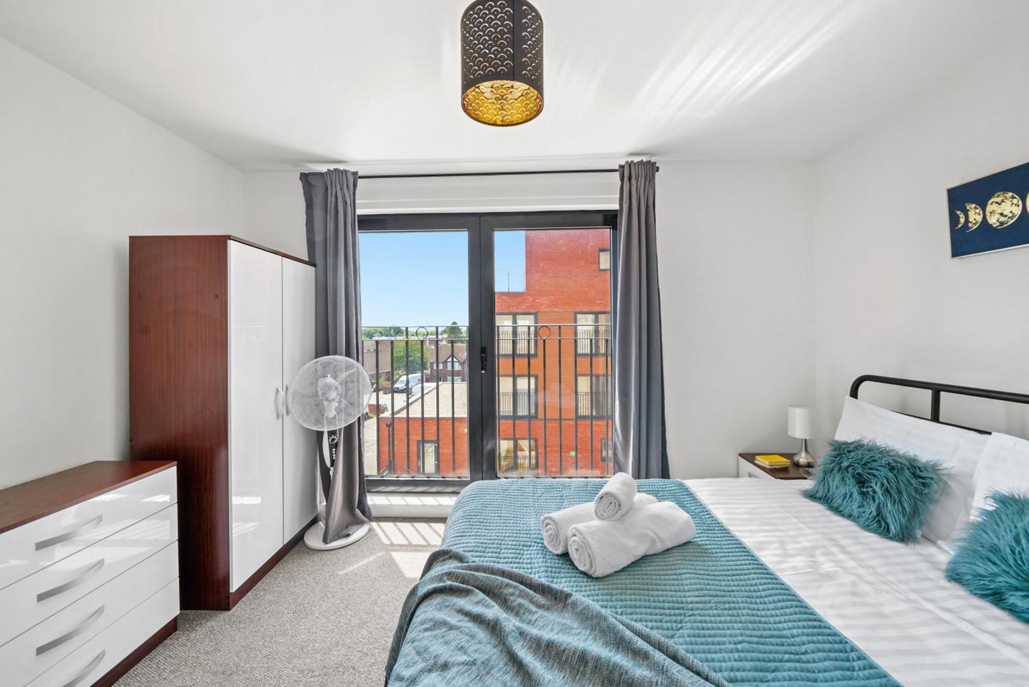 One And Two Bed Apartments Slough Near Heathrow Colnbrook Екстериор снимка