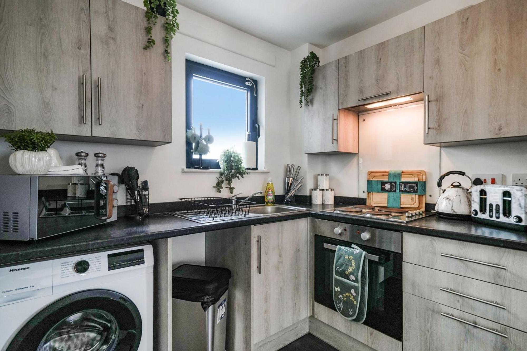 One And Two Bed Apartments Slough Near Heathrow Colnbrook Екстериор снимка