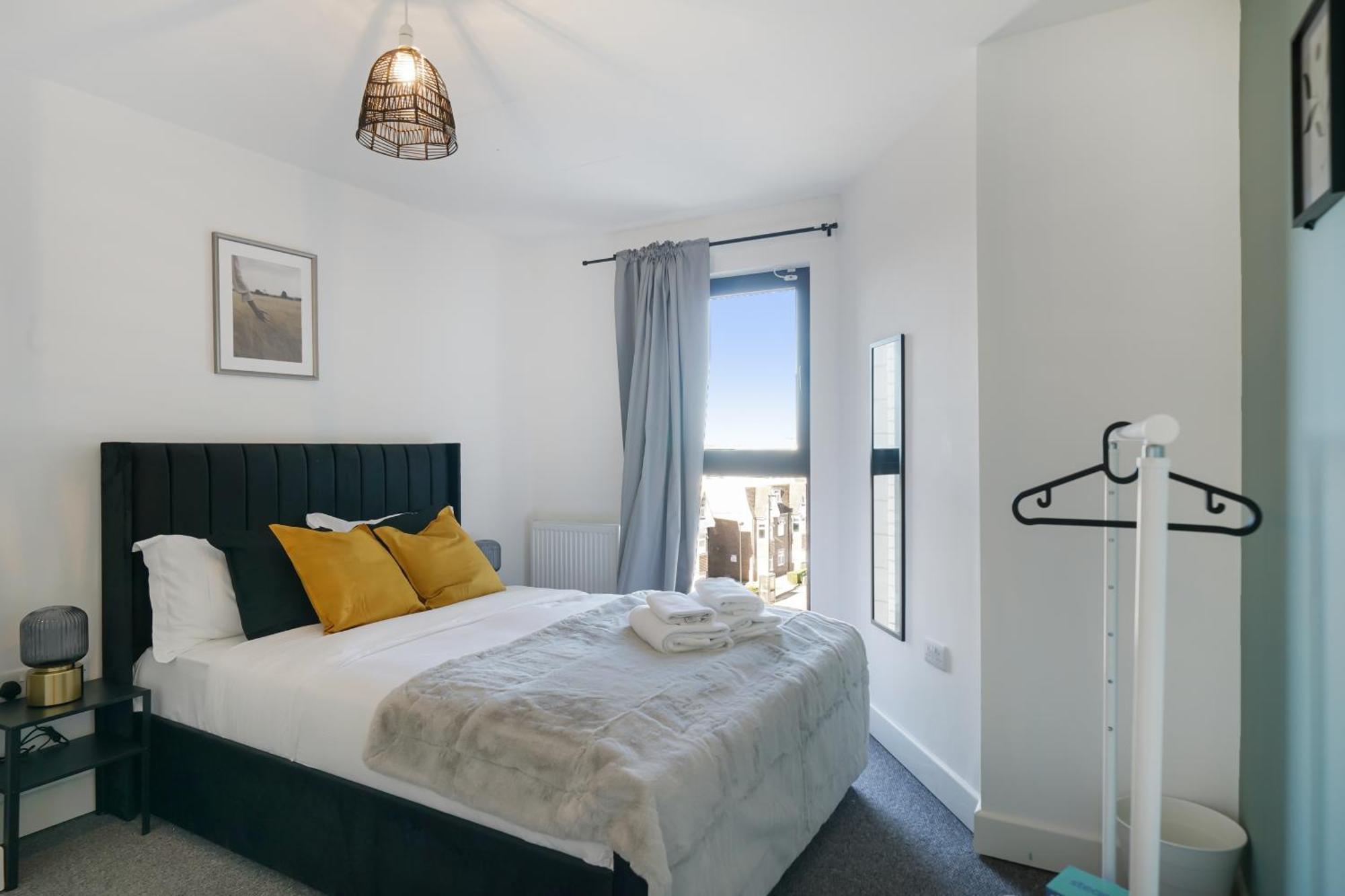 One And Two Bed Apartments Slough Near Heathrow Colnbrook Екстериор снимка
