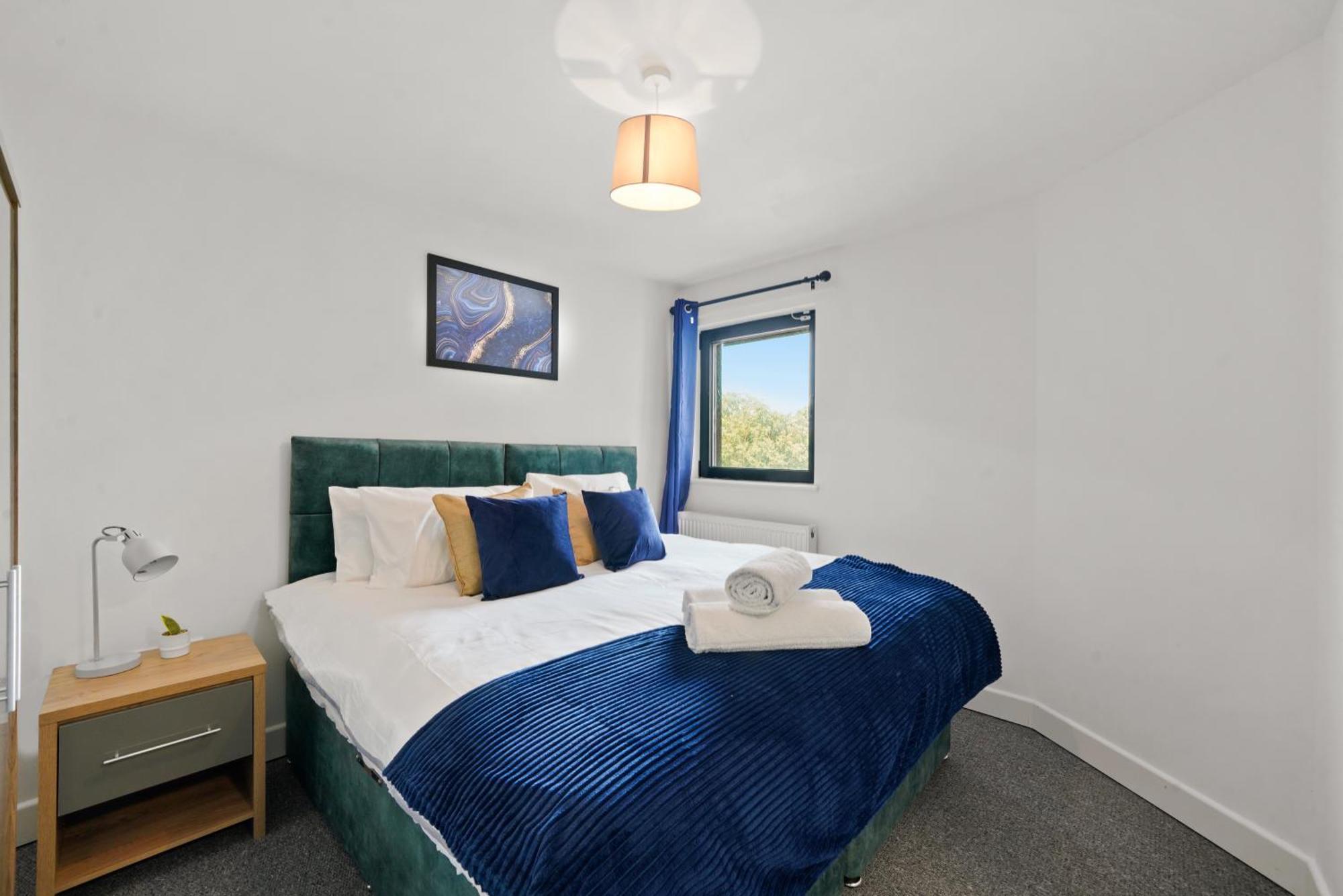 One And Two Bed Apartments Slough Near Heathrow Colnbrook Екстериор снимка