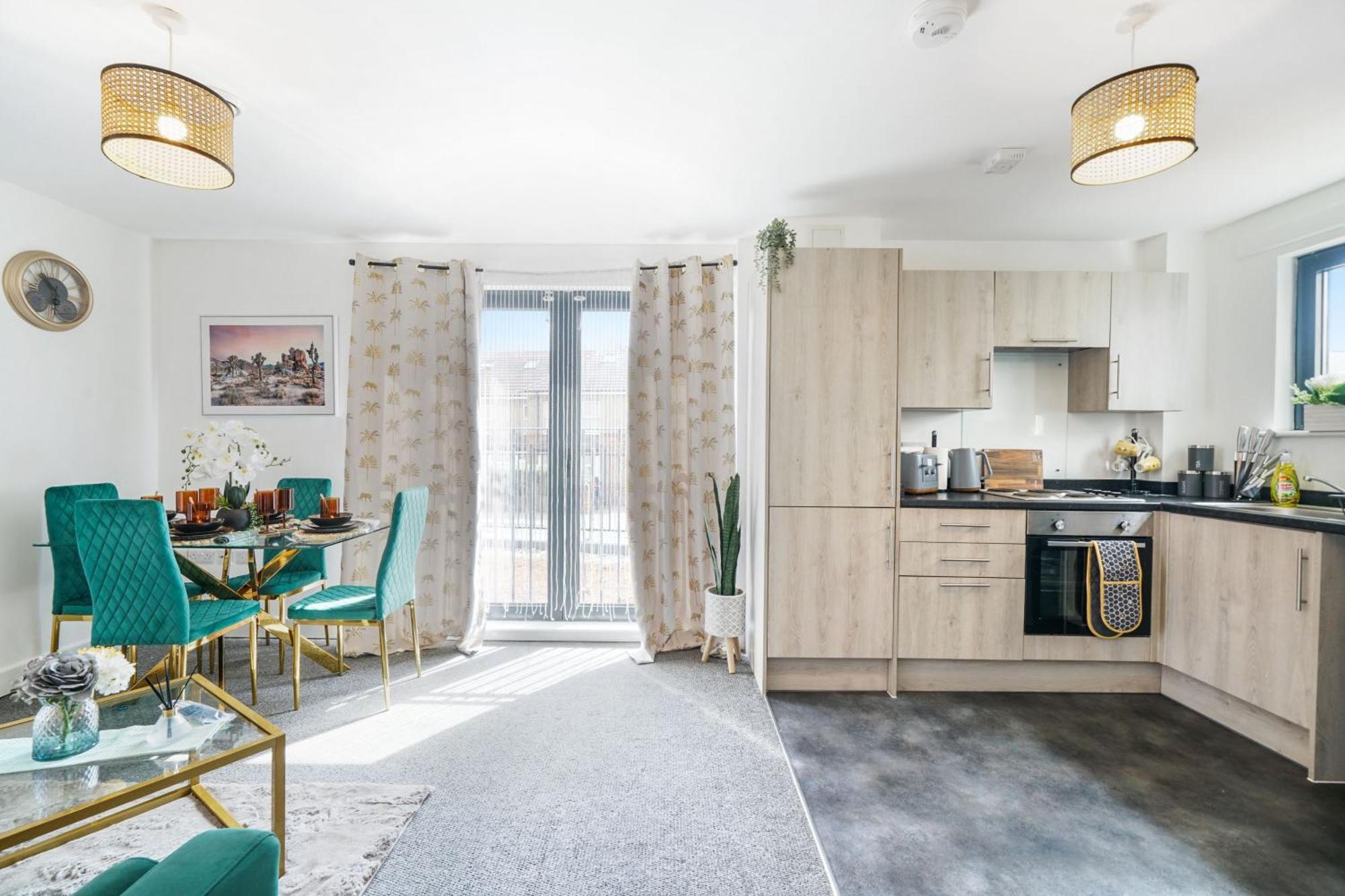 One And Two Bed Apartments Slough Near Heathrow Colnbrook Екстериор снимка