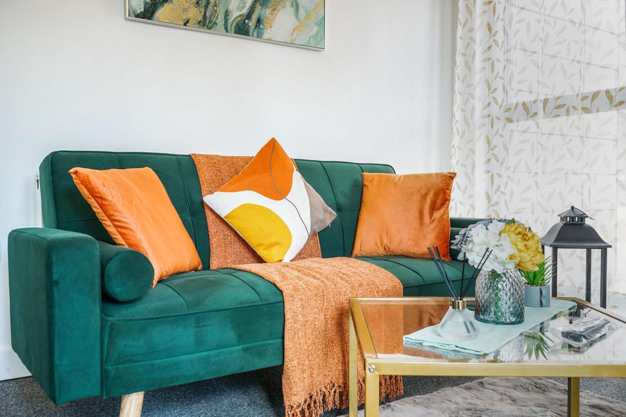 One And Two Bed Apartments Slough Near Heathrow Colnbrook Екстериор снимка