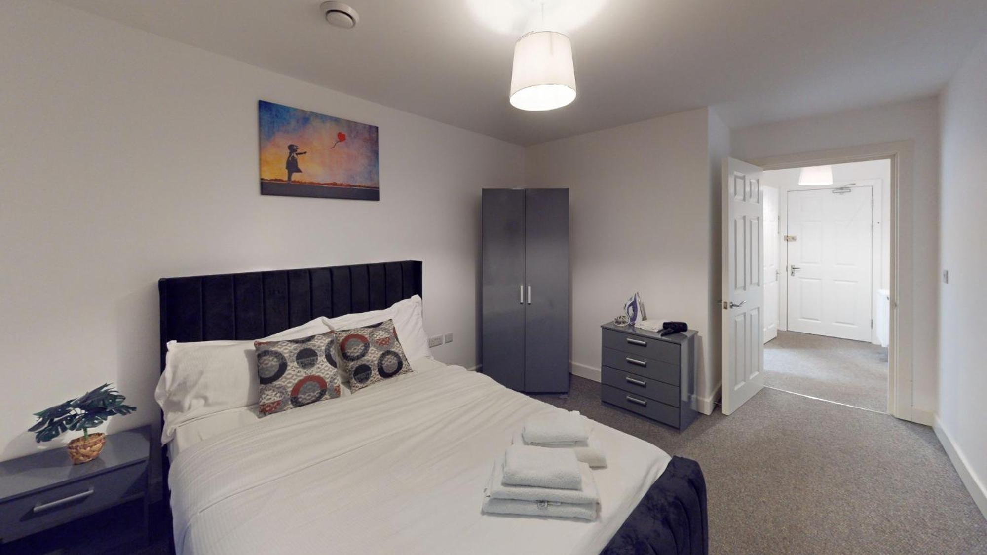 One And Two Bed Apartments Slough Near Heathrow Colnbrook Екстериор снимка