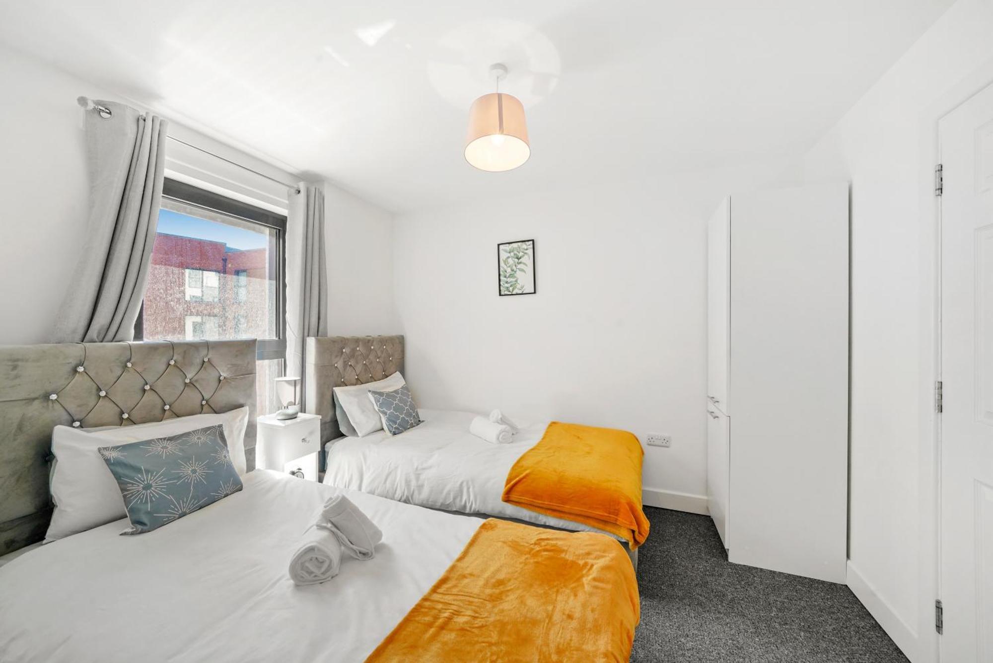 One And Two Bed Apartments Slough Near Heathrow Colnbrook Екстериор снимка