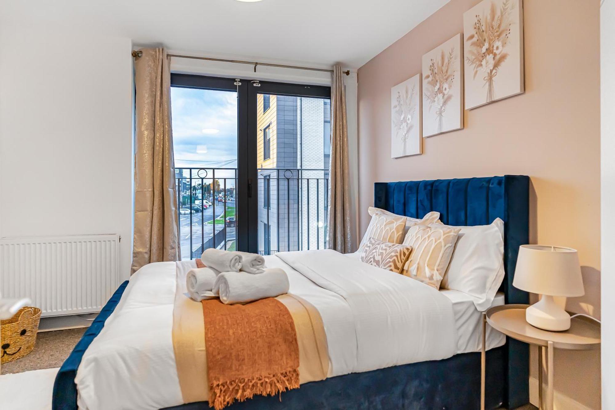One And Two Bed Apartments Slough Near Heathrow Colnbrook Екстериор снимка